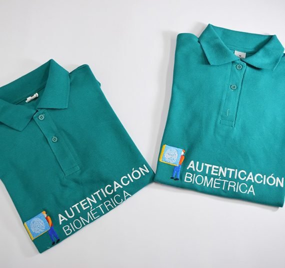 Camisetas tipo Polo bordadas